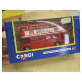 Die Cast Corgi London Bus Routemaster, Mattel
