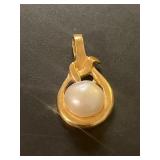 14KT GOLD PENDANT WITH PEARL