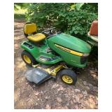 JOHN DEERE X320 RIDING LAWN MOWER
