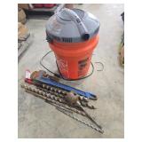 Bucket Head Wet/Dry Vac with Assorted Tools