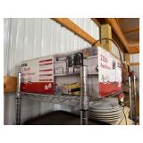 Avantco Black 2-Bulb Food Warmer in Original Box