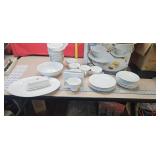 Gibson dish set