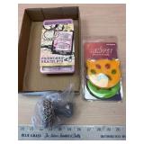 New Friendship Bracelet Kit, Laundry Pet Hair