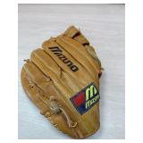 Mizuno Baseball Glove