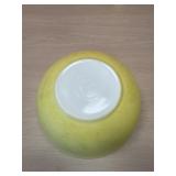 Yellow Pyrex 4 qt bowl