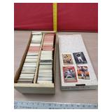 Lg lot of baseball Cards