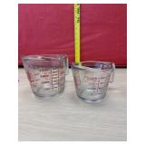 2 Anchor Hocking Measuring Cups, 4 & 2
