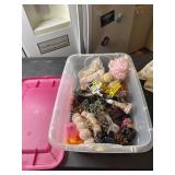 Tote of hair clips