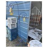 Metal plant stand