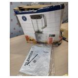 New in damaged box GE Blender