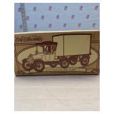 Ertl 1918 Ford Cab & Trailer die cast