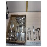 Lg lot of Community Silverplate Flateware