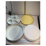 Tupperware Relish container, pie or cake taker