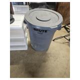 Rubbermaid trash can