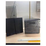 Magnavox AS4 stereo with 2 speakers Powers On