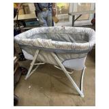 Folding bassinet