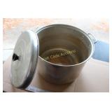 Aluminum Pot with Lid by Century