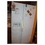 Whirlpool Side byu Side Refrigerator with Ice