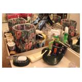 Bathroom Décor and Cleaning Lot