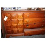 Dresser Vintage Approx. 35