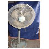 Oscillating Fan with Remote