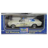 Die Cast Metal - Revell  1:18 