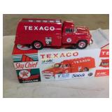 Texaco 1958 GMC Fuel Tanker with Pumps  Die Cast