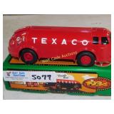 Texaco 1934 - Diamond T Tanker - "Doodle Bug" -