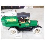 Valvoline - 1918 Tanker - Die Cast Bank - 1/25 -