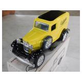 Ford 1932 Panel Van - Cushman - Die Cast Bank -