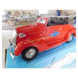 Chevrolet 1937 Chevy Cabriolet Fire Chief #4 Die