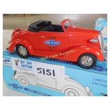 Chevrolet 1937 Chevy Cabriolet Fire Chief #4 Die