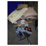 Throw blankets and Toboggans - Mixed lot