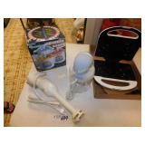 Kitchen Gadgets - Lot of 4- Panini Maker, Hand