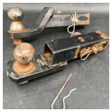 2 Trailer Hitches w Balls 2'