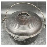 Vntg Wagner Ware Cast Iron Dutch Oven w Lid