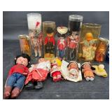 Vintage Souvenir Costume Dolls -ï¿½Queen