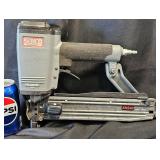 Senco SNS40 Pneumatic Stapler w 25-50mm Capacity