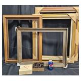 Assorted Wood Frames w Clips
