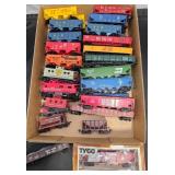 Model Train Cars Lot - Hoppers & Cabooses