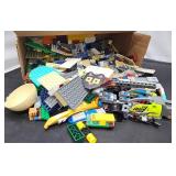4 Pounds Assorted Legos Pieces