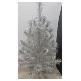Vntg Sparkler Aluminum Christmas Tree 4.5 Ft