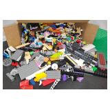 4 Pounds Assorted Legos Pieces w Baseplates