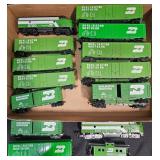 19HO ScaleBurlington Northern Model Train Cars