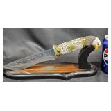 Eagle-Themed Knife w Display Stand