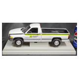 ERTL Diecast John Deere PU w Stand
