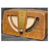 Vntg 1946 Zenith 6D030 Tube Radio w Wood Case