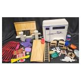 Breyer Vntg 2-Horse Trailer w Accessories