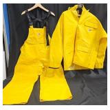 Carhartt Men's Waterproof Bib Overalls & Jacket M