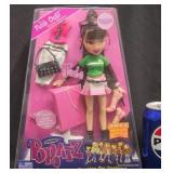 2004 Bratz Funk Out! Jade Fashion Doll